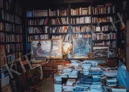 Berény, Róbert - In the photo - Blue Still-Life; Photo: Tamás Kieselbach