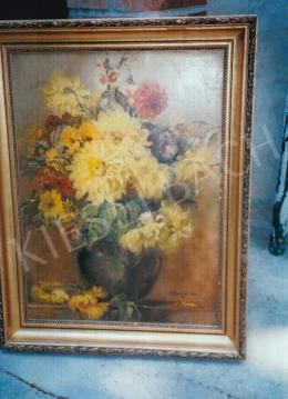  Dolányi Benczúr Ida - Tavaszi virágcsendélet dáliával; olaj, vászon; Jelezve jobbra lent: D. Benczúr Ida; Fotó: Kieselbach Tamás