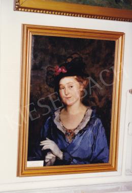 Jávor Pál - Kék ruhás hölgy, olaj,karton, 70x49,5 cm, Jelezve jobbra fent: Jávor; Fotó: Kieselbach Tamás