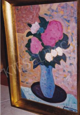  Gábor Móric - Rózsák kék vázában, olaj,farost, 50x35 cm, Jelezve jobbra lent: Gábor Móric; Fotó: Kieselbach Tamás