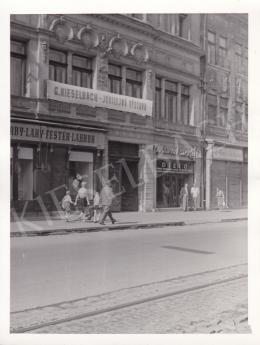  Kieselbach, Géza - Exhibition opening of Géza Kieselbach in 1955 (20 August 1955) - photos of the opening and interier photos