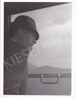  Kieselbach Géza - Kieselbach Géza - A tájat kémlelve, 1957. IX. 24, Fotó: Id. Kieselbach Vilmos