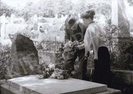  Kieselbach Géza - A Kieselbach család sírhelye a kassai temetőben, a fotón Kieselbach Vilmosné és Kieselbach Géza