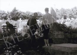  Kieselbach Géza - A Kieselbach család sírhelye a kassai temetőben, a fotón Kieselbach Vilmosné és Kieselbach Géza