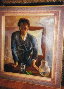  Paizs-Goebel, Jenő - Leaning on a table, Self-portrait; oil on canvas; 69x59 cm; Without signing; Photo: Tamás Kieselbach