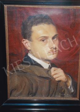  Frank, Frigyes - Young Self-Portrait; 53x39; oil on canvas; Signed lower right: Frank Frigyes; Signed on the Reverse: label of the Műcsarnok1920; Photo: Tamás Kieselbach