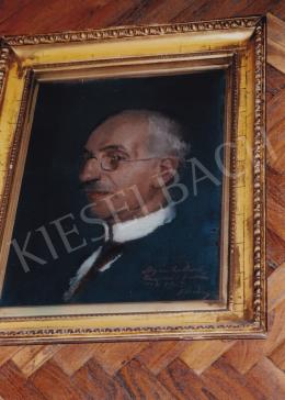  Rudnay, Gyula - Man Portrait, 1923; oil on canvas; Signed lower right: ... 1923 Rudnay; Photo: Tamás Kieselbach
