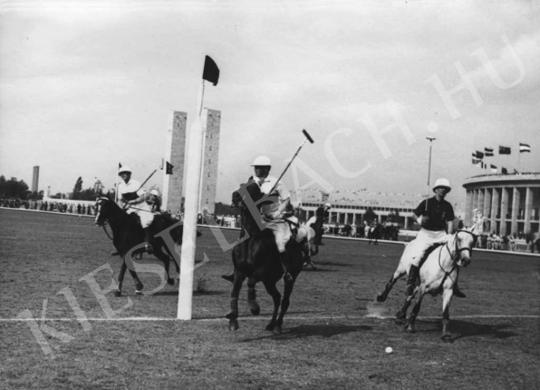 PRESSE PHOTO - Magyar-német lovaspóló 16-4, Berlini Olimpia, 1936 | Fotó- és grafikai aukció aukció / 161 tétel