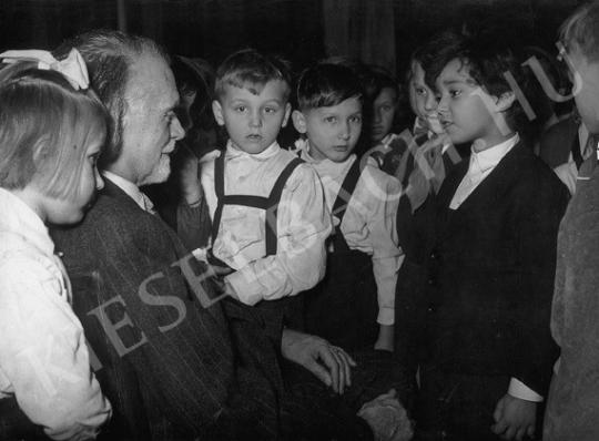 Darvasi ? - Zoltán Kodály with Children, 1959-62 | Auction of Photos and Works on Paper auction / 200 Lot