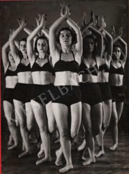 Marsovszky ,Elemér Mrs, Ada Ackermann - Kinephony: Military Dance, 1932 