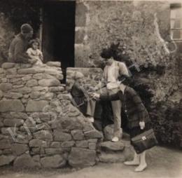 Kertész, André - Travelling in Bretagne (with Etienne Beöthy and Steiner Anna), 1927 