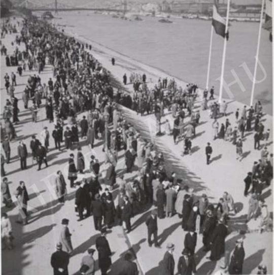 Reich, Péter Cornél - Ribbon Cutting Ceremony of the Maritime Memorial, 1937 | Auction of Photos auction / 112 Lot