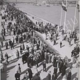 Reich, Péter Cornél - Ribbon Cutting Ceremony of the Maritime Memorial, 1937 