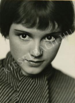 Fleischmann, Trude - Two portraits of Dolly Haas on the two sides of an album page I-II., around 1935 