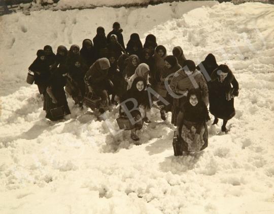  Balogh, Rudolf - Children going to school, Palócföld, around 1931 | Auction of Photos auction / 16 Lot