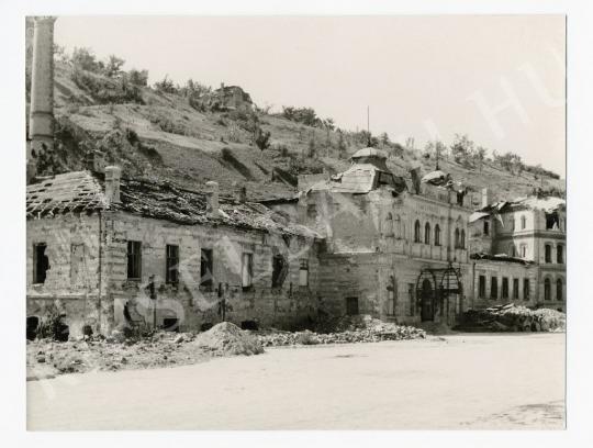 Szendrő István - Rácfürdő háttérben a Gellértheggyel, 1945 körül | Fotóaukció 2008 aukció / 36 tétel