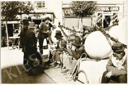 Danassy, Károly - Wood-cutters waiting for work on the square, around 1929 