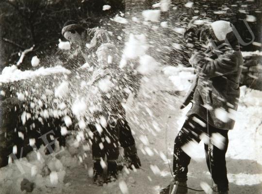 Escher, Károly - Playing snowballs, 1957 | Auction of Photos auction / 94 Lot