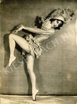 L'Art Photo - Dancer, Budapest, around 1930 