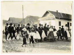 Kankowszky Fotószolgálat - Lakodalmi menet, 1935 körül 