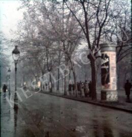 Lajos Hollán - Rainy day at the Andrássy Boulevard (c. 1940)