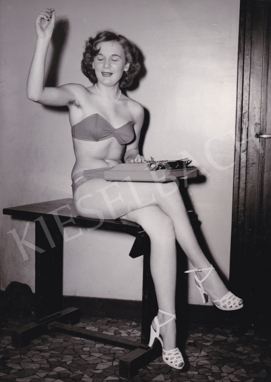Eladó  Foucha, Paul (International News Photos) - Miss Typist, 1950 festménye