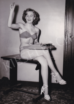  Foucha, Paul (International News Photos) - Miss Typist, 1950 