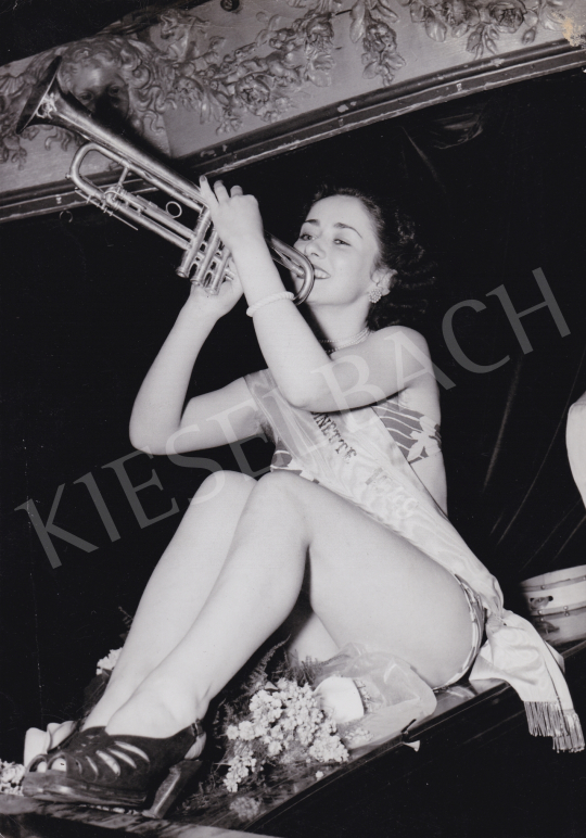 Eladó  Foucha, Paul (International News Photos) - Miss Huguette Dubuis, a királynő, 1950 festménye