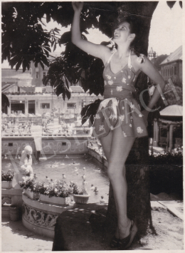  Inkey, Tibor and Ráth, Károly - Actress Erzsi Balogh in the Gellért Bath, c. 1943 (cca 1943. )