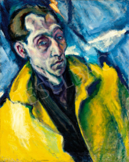 Tihanyi Lajos - Férfi sárga kabátban kék háttér előtt, 1910-es évek 